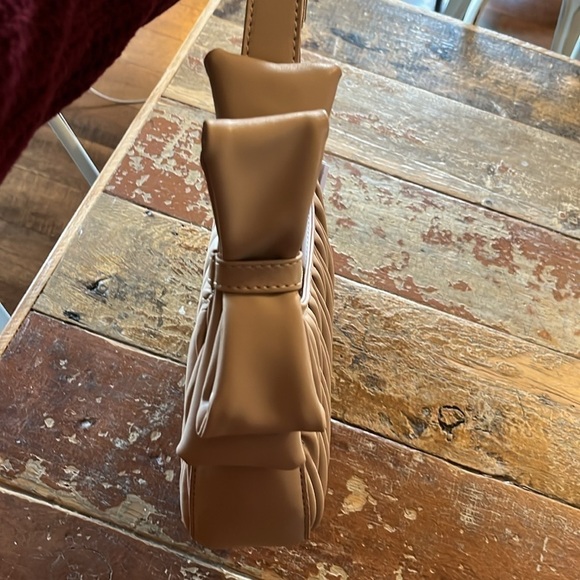 Calin ribbon strap quilted shoulder bag, vegan leather, zip closure, NWT - Picture 6 of 9